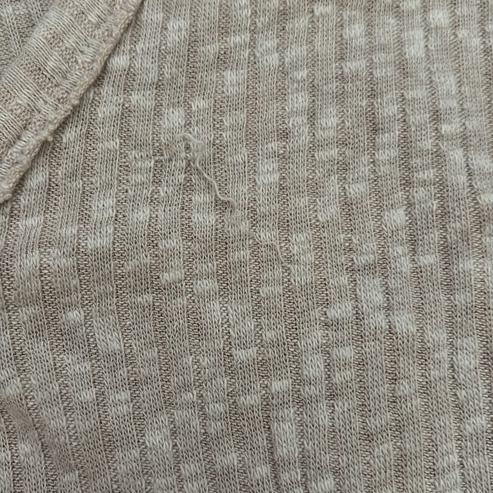 “BP”: Sweater - Picture 3 of 3